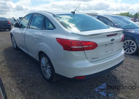 2018 Ford Focus Titanium из США, поврежденный, VIN 1FADP3J24JL243931